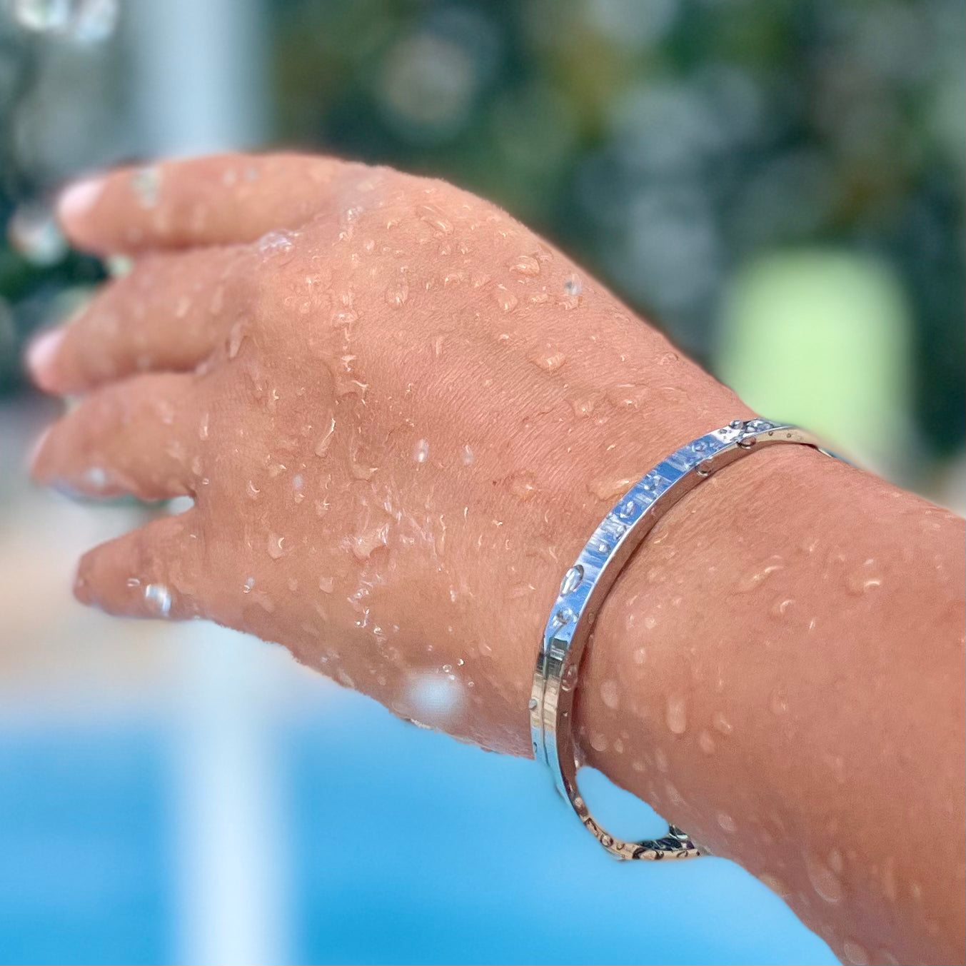 Shiny Minimal Silver Cuff