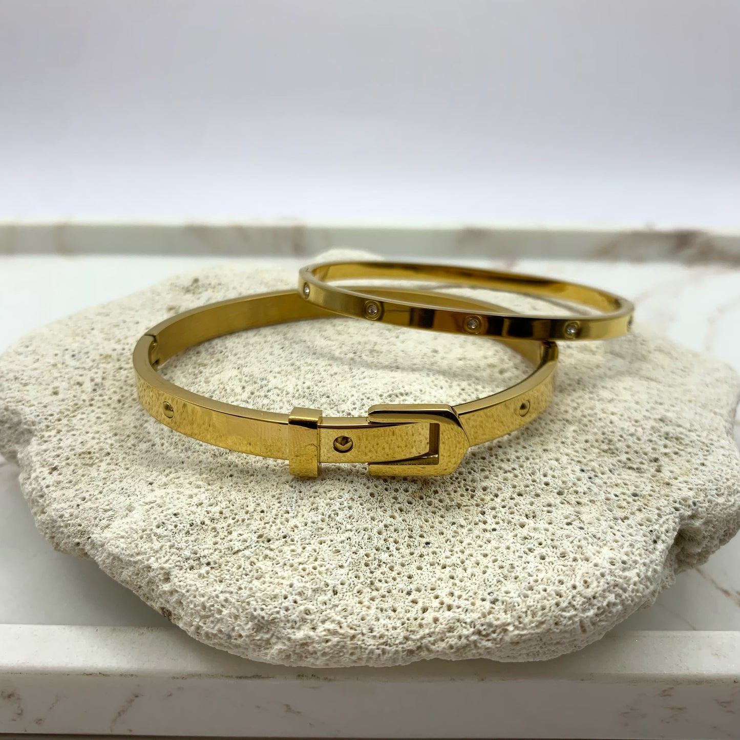 Buckle Gold Thin Bangle