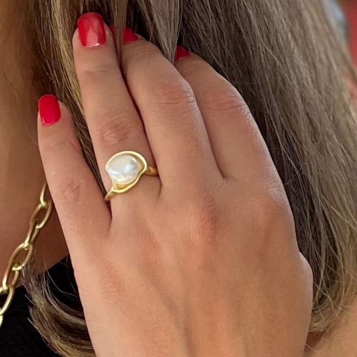 Tiny Pearl Gold Ring