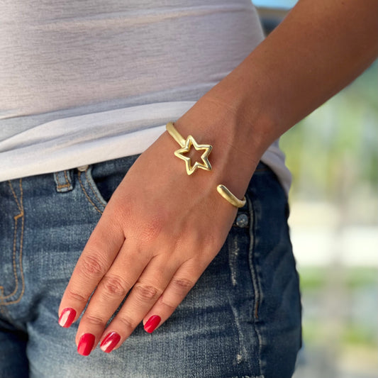 Cuff With Open Star Gold Bracelet