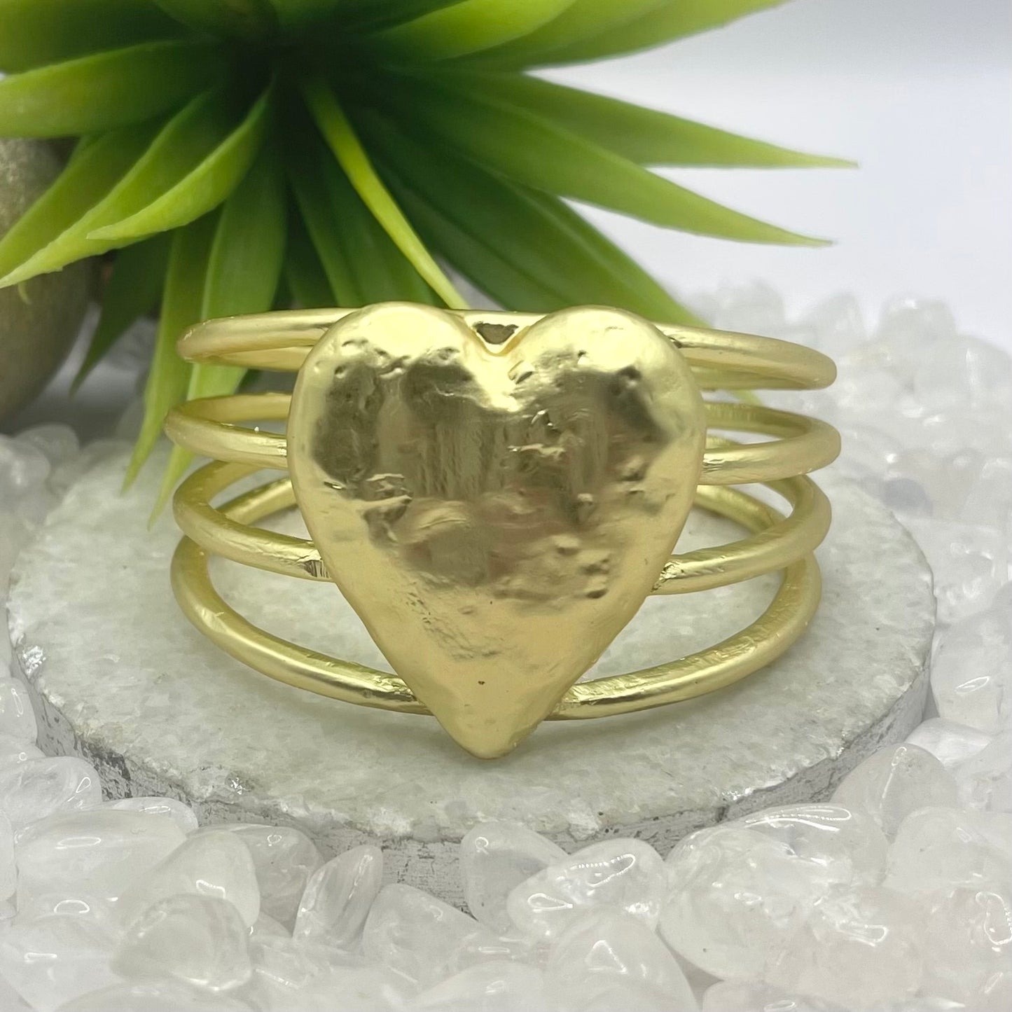 Cuff With Medium Heart Gold