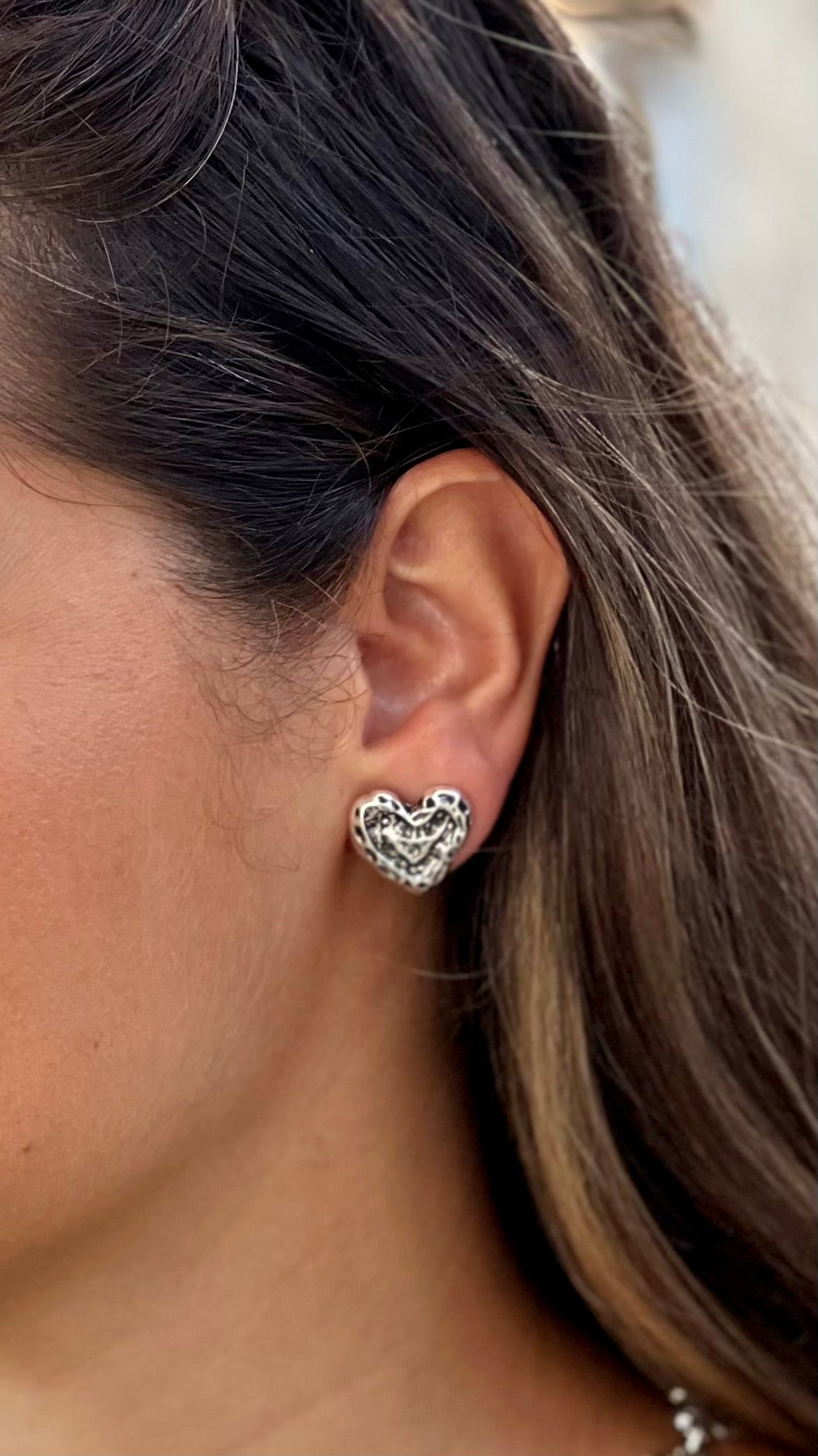 Texture Heart Mid Silver Earring