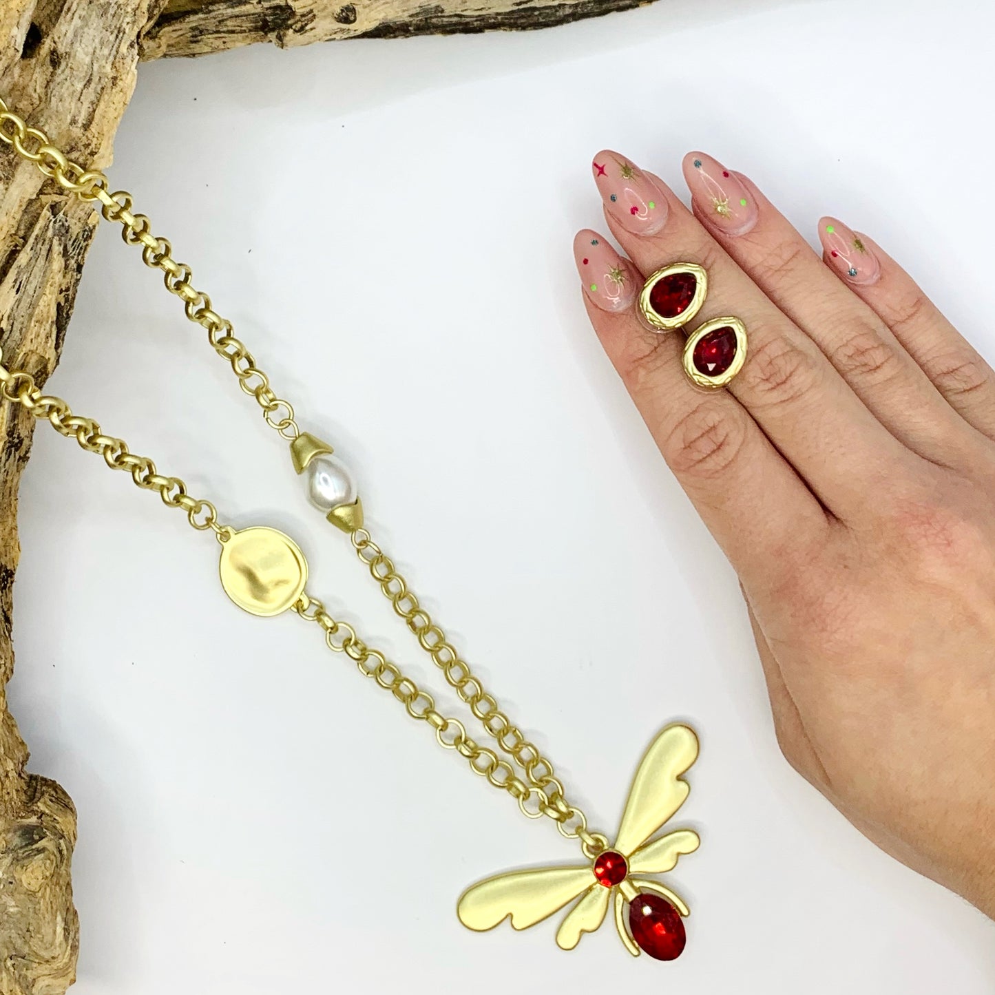 Dragonfly With Stone Red And Pearl Gold Necklace