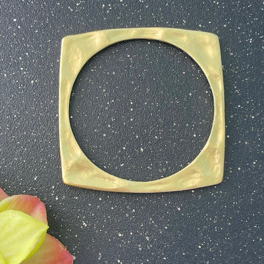 Bracelet Closed With Square Gold