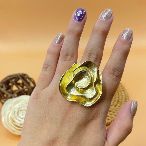 Flower Shape Gold Ring